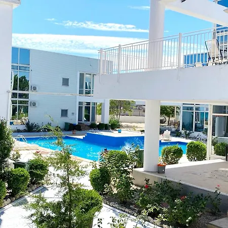 Studiouri Si Langa Plaja & 2 Sezlonguri Gratuite Apartment *