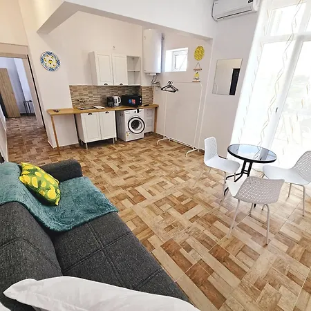 Apartment Studiouri Si Langa Plaja & 2 Sezlonguri Gratuite